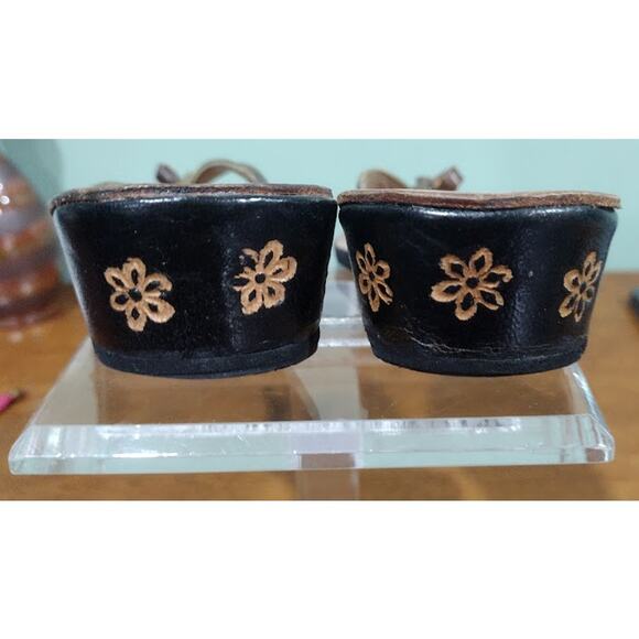 Hand Tooled Leather Thong Sandals, Brown Multi, Size 8 - Picture 3 of 5